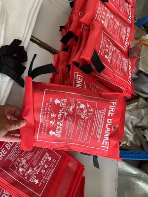 Industrial Fire Blanket Roll with 1000℃ Temperature Resistance and Vermiculite Coating for Heavy Duty Welding Protection